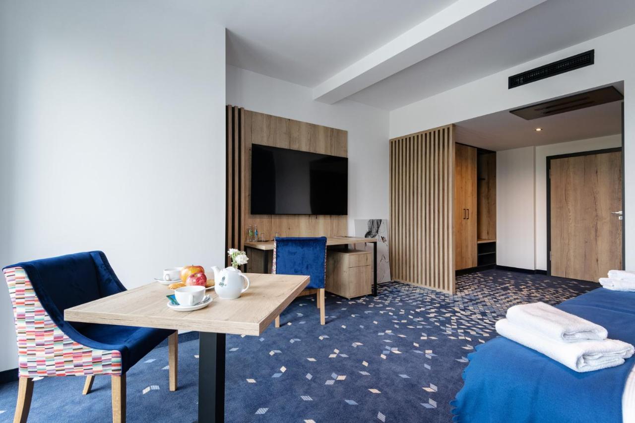Ilkus Hotel & Restaurant Krze ภายนอก รูปภาพ